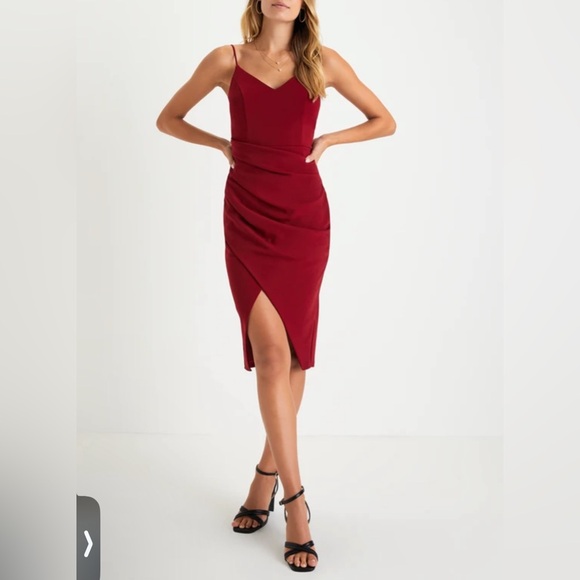 Lulus Luxe Option Wine Red Tulip Sleeveless Midi Dress Medium NWT - Picture 3 of 12